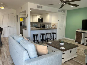 EC105 Newly Renovated, 2 First Floor Condo, Shared Pool & Grill, Boardwalk